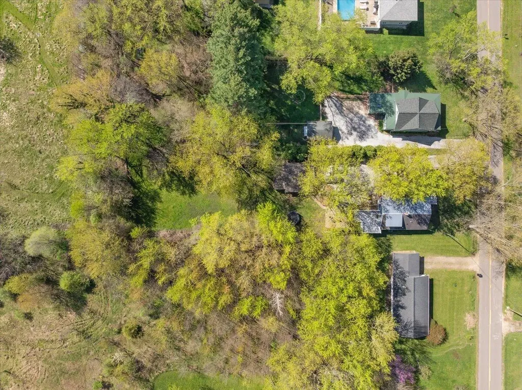 12865 Flynn Road Chikaming Township MI 49125