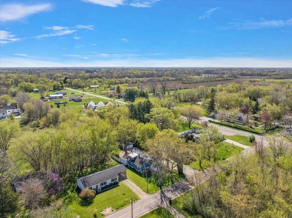 12865 Flynn Road Chikaming Township MI 49125