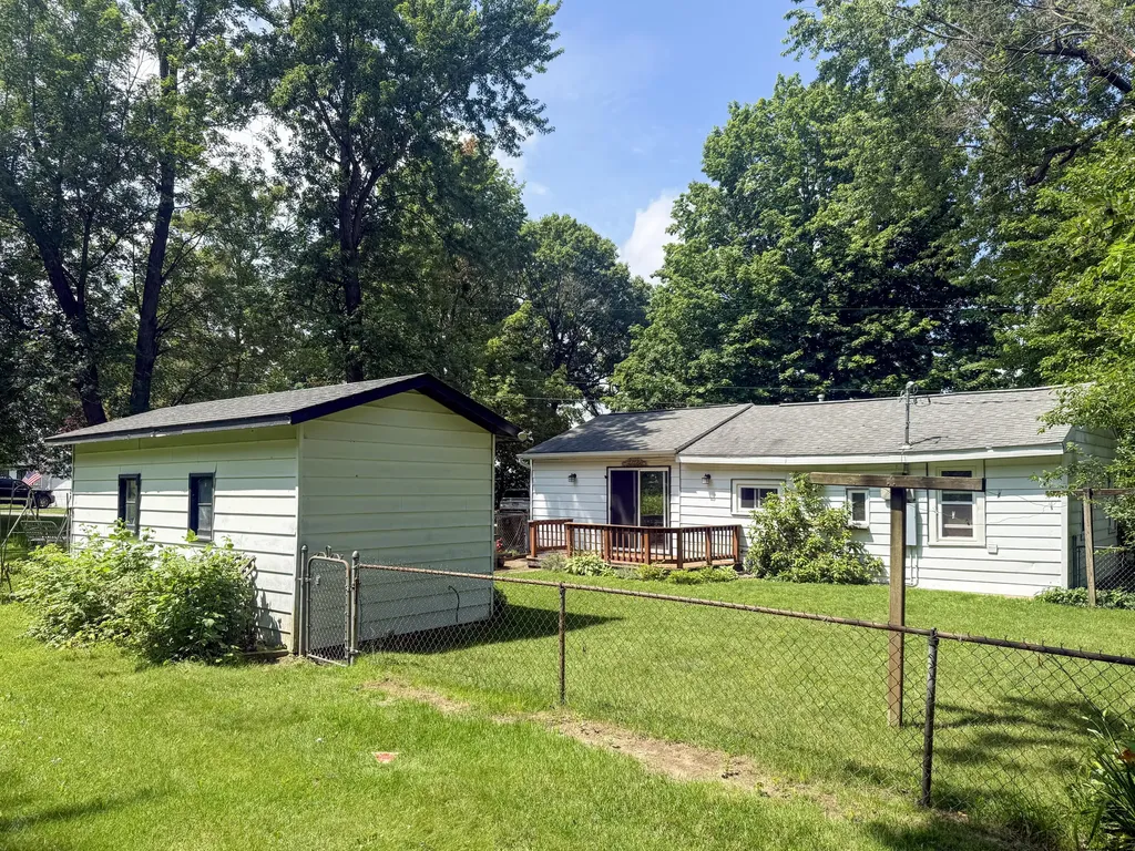 52411 Lakeview Drive Wayne Township MI 49047