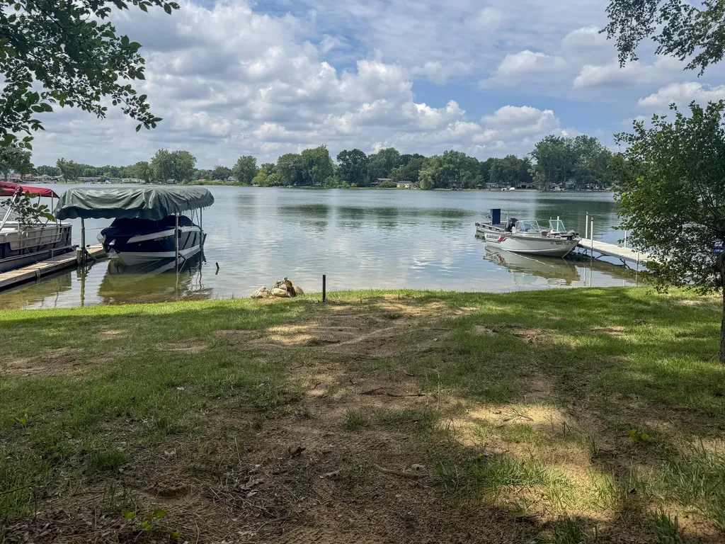 52411 Lakeview Drive Wayne Township MI 49047