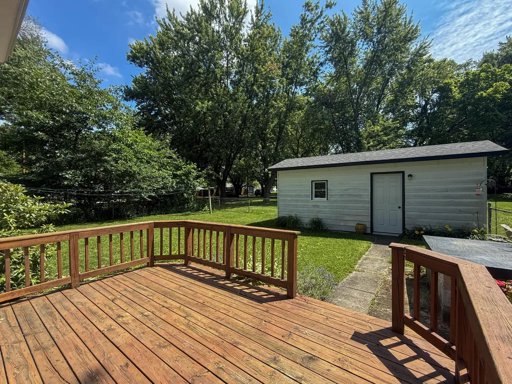 52411 Lakeview Drive Wayne Township MI 49047