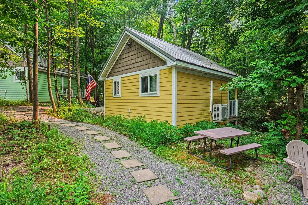 57440 Michigan 40 Newberg Township MI 49067