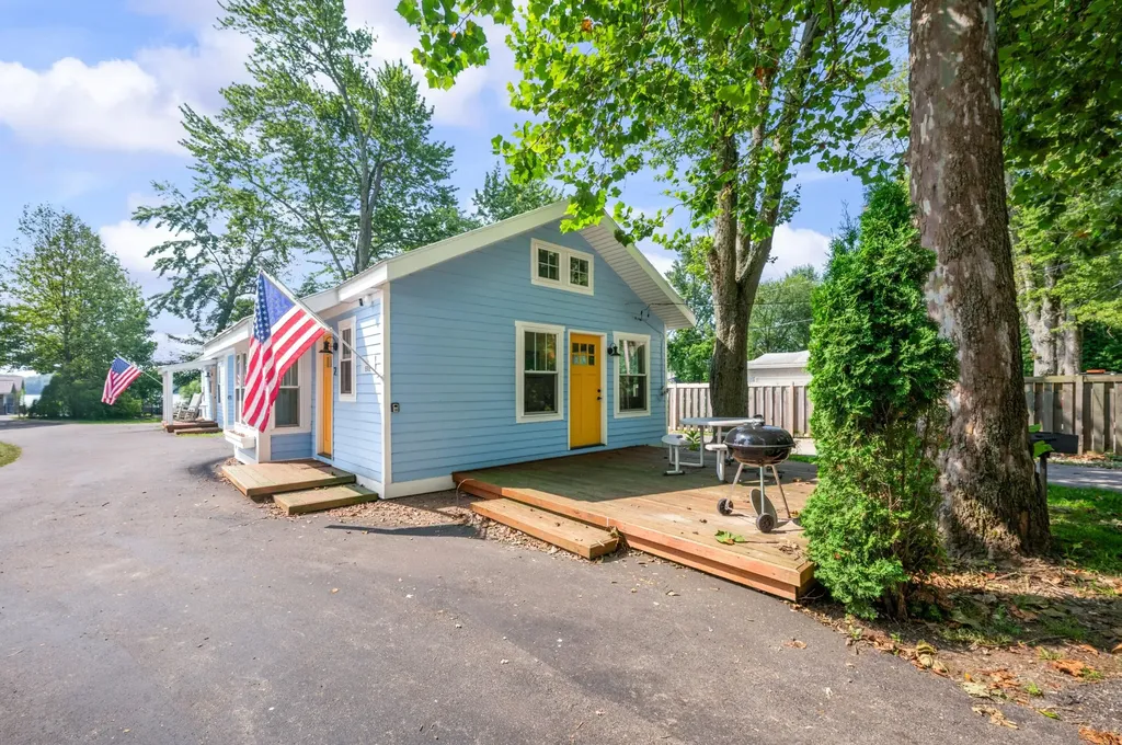 5358 Paw Paw Lake Road Coloma Charter Township MI 49038