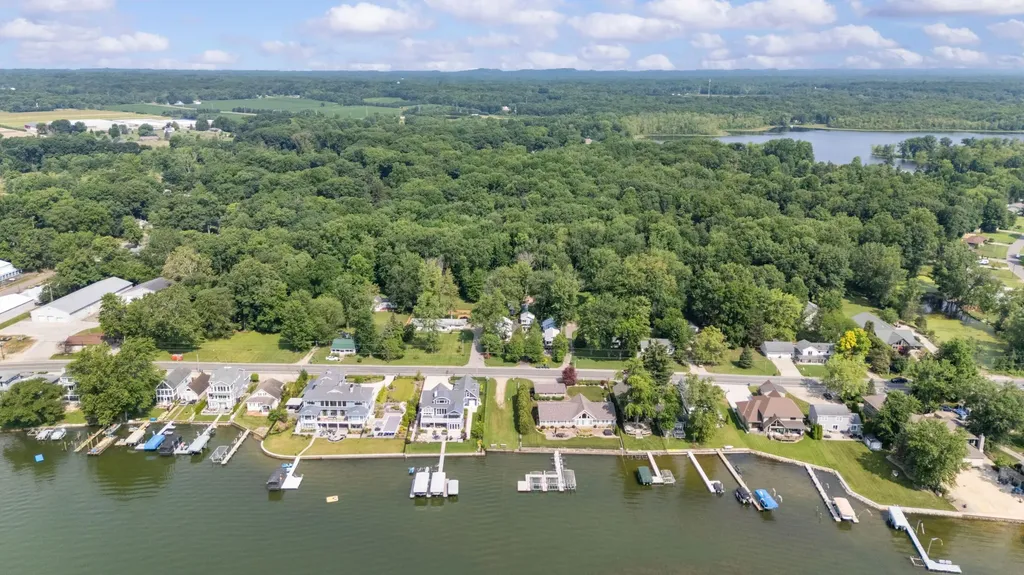 5358 Paw Paw Lake Road Coloma Charter Township MI 49038