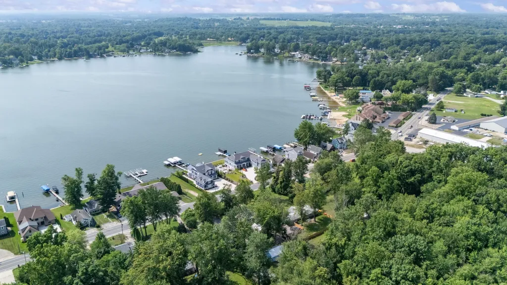 5358 Paw Paw Lake Road Coloma Charter Township MI 49038