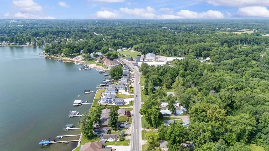 5358 Paw Paw Lake Road Coloma Charter Township MI 49038