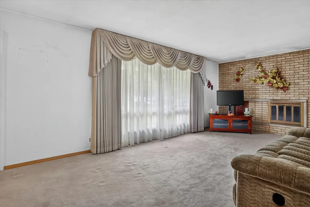 26384 Sweetbriar Street Ontwa Township MI 49112