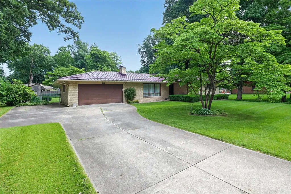 26384 Sweetbriar Street Ontwa Township MI 49112