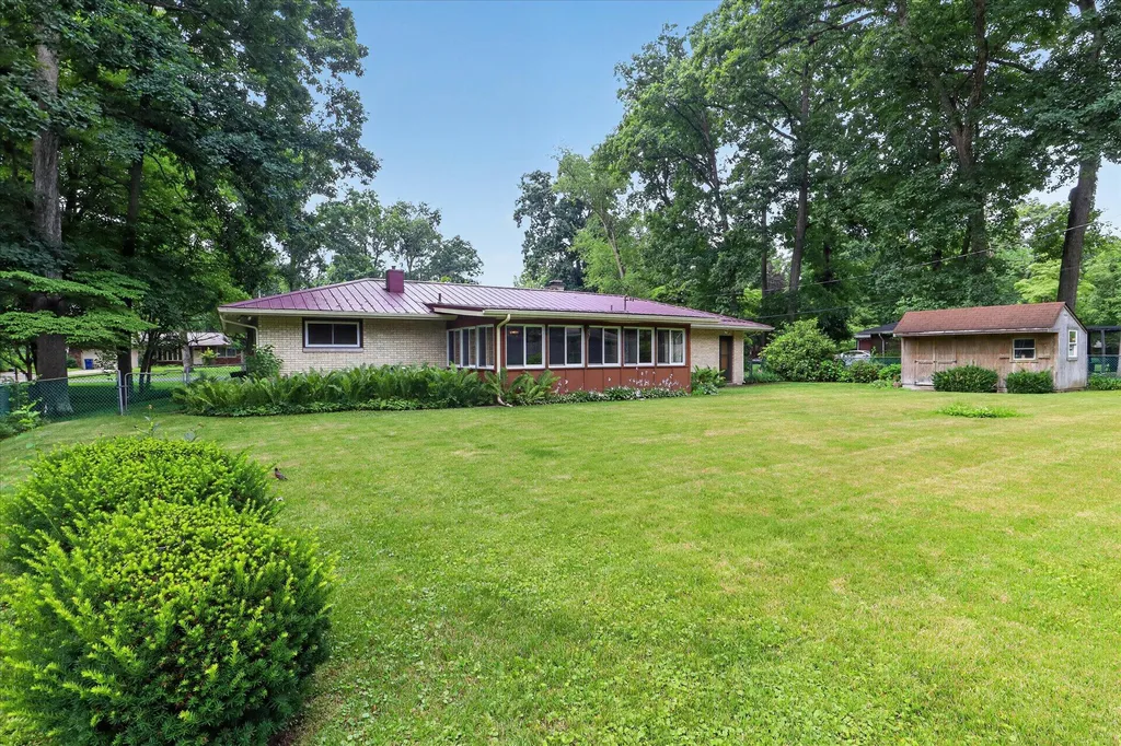 26384 Sweetbriar Street Ontwa Township MI 49112