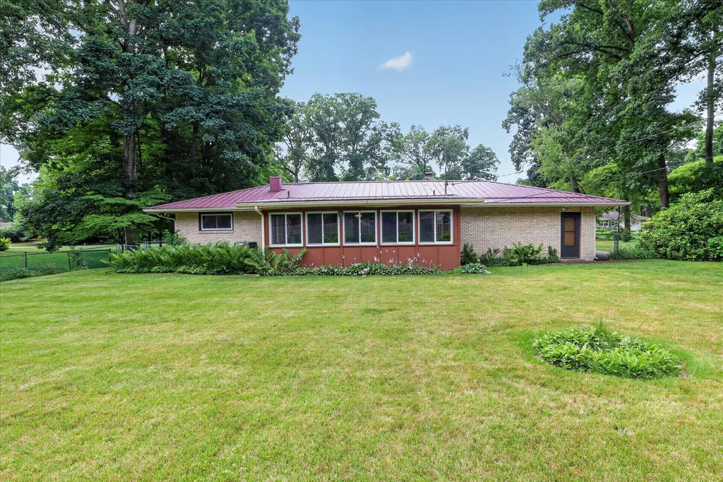 26384 Sweetbriar Street Ontwa Township MI 49112