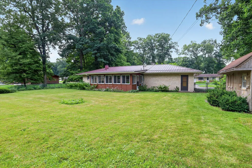 26384 Sweetbriar Street Ontwa Township MI 49112