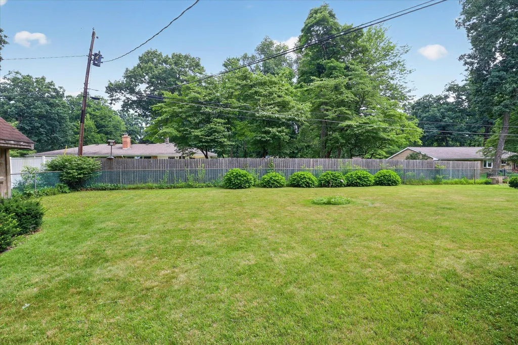 26384 Sweetbriar Street Ontwa Township MI 49112