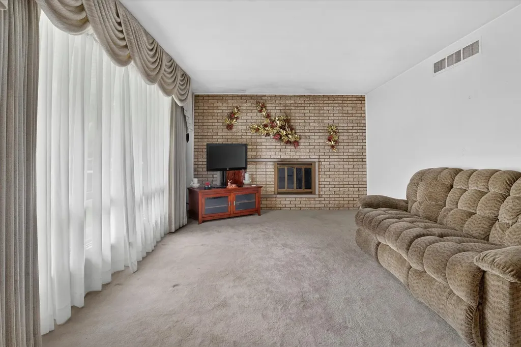 26384 Sweetbriar Street Ontwa Township MI 49112