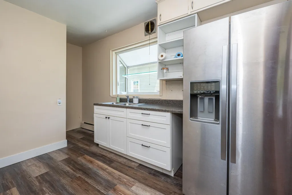 135 W St Joseph Street Coloma City MI 49038