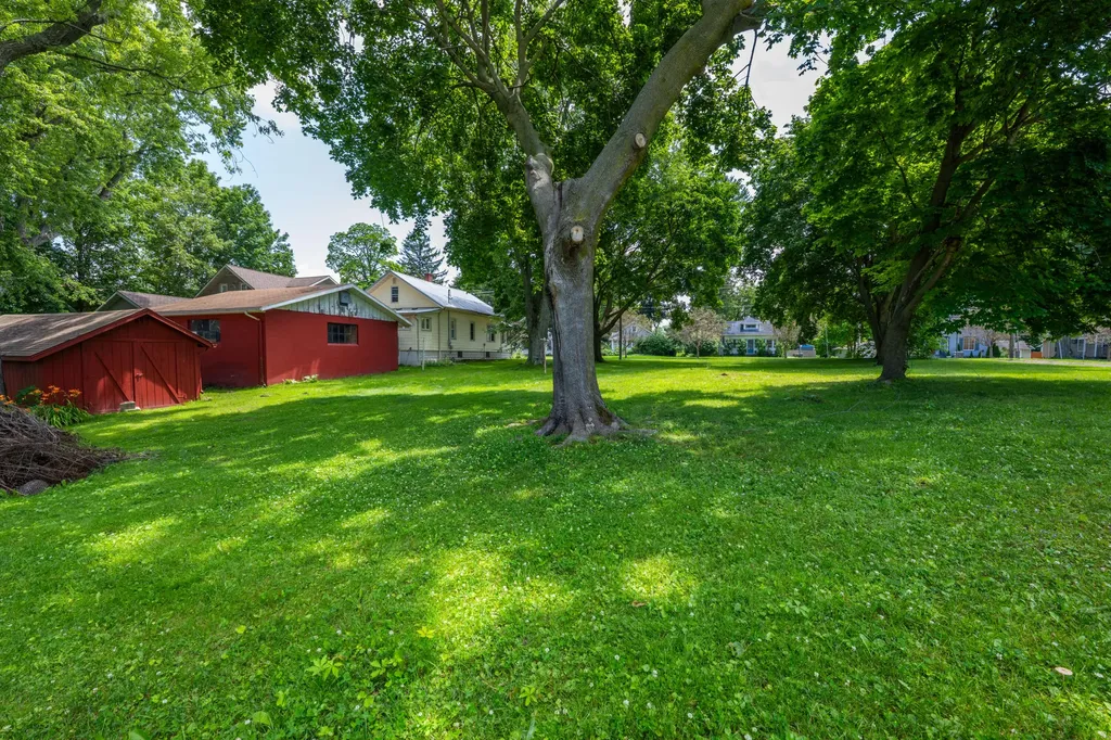 135 W St Joseph Street Coloma City MI 49038