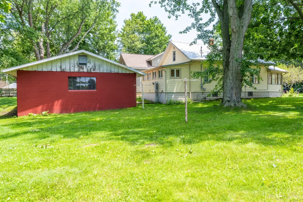 135 W St Joseph Street Coloma City MI 49038