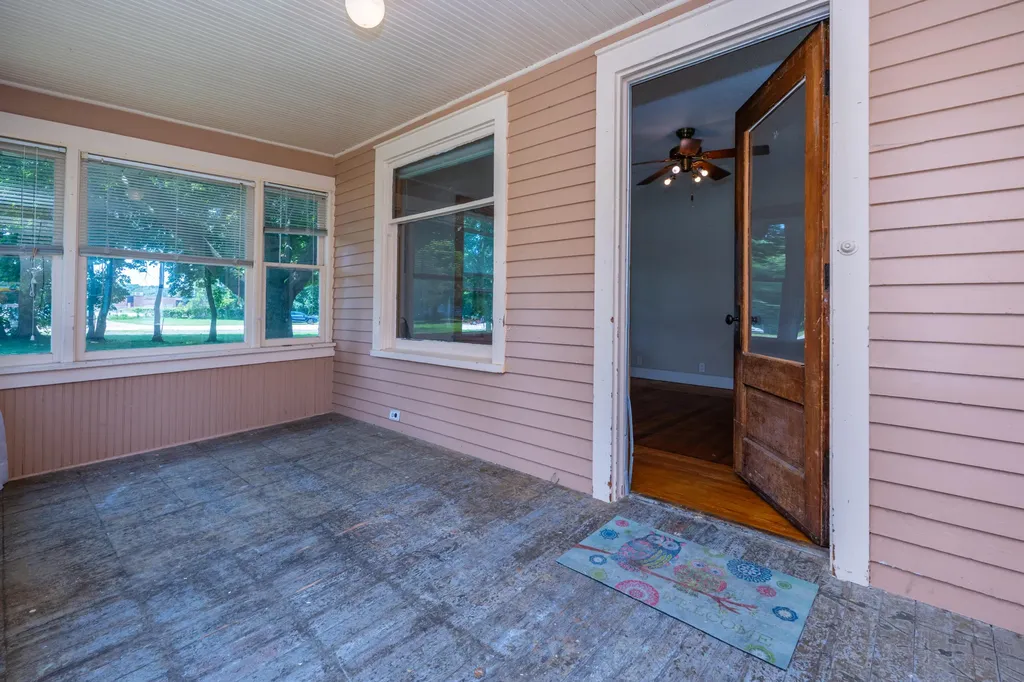 135 W St Joseph Street Coloma City MI 49038