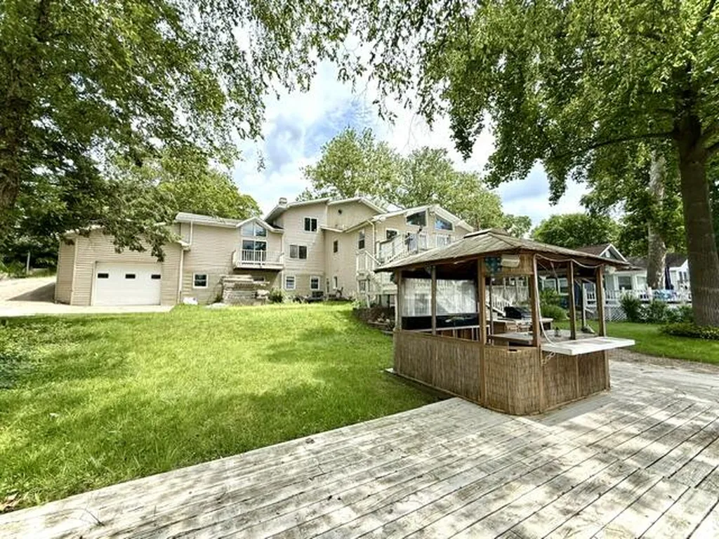 68404 Dailey Road Ontwa Township MI 49112