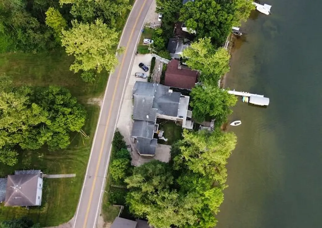 68404 Dailey Road Ontwa Township MI 49112