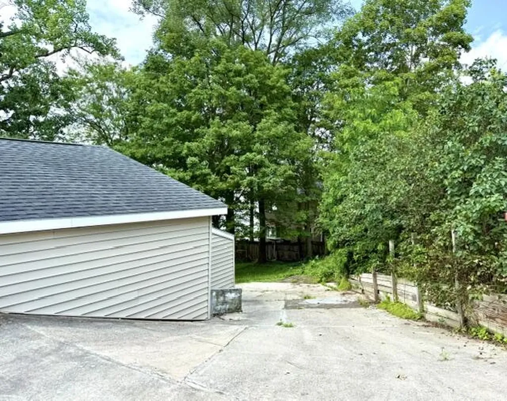 68404 Dailey Road Ontwa Township MI 49112