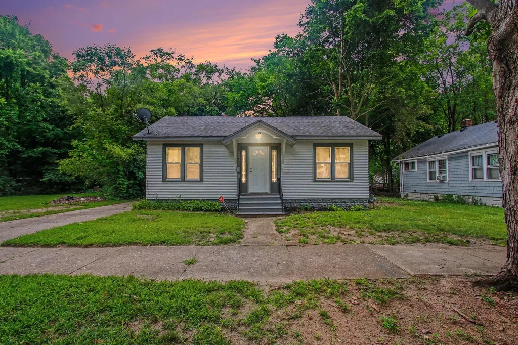 1156 Mc Alister Avenue Benton Charter Township MI 49022