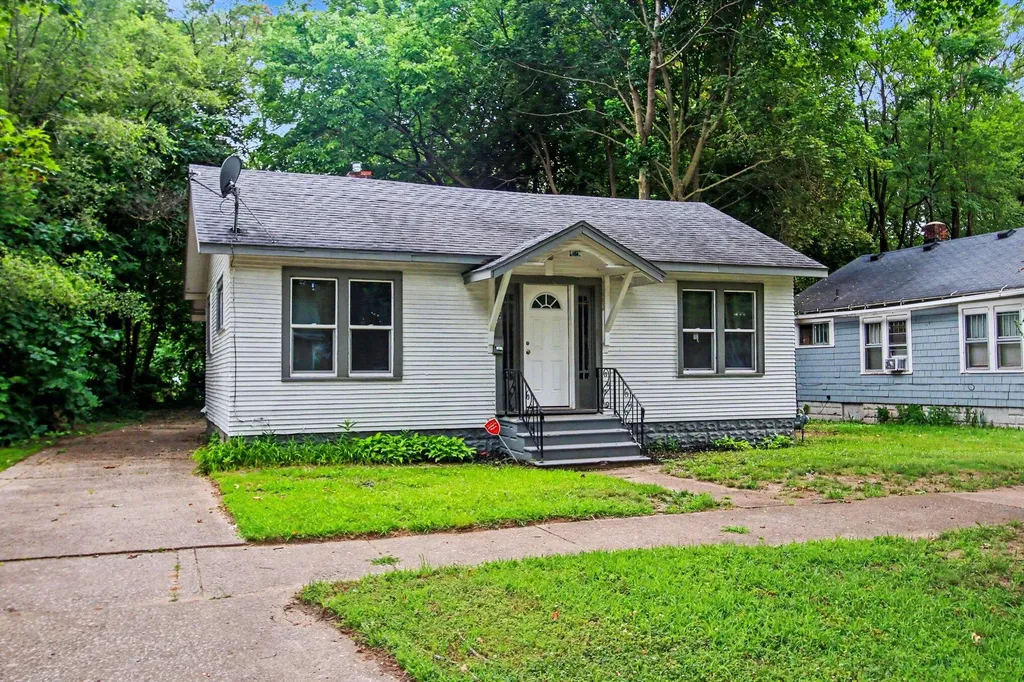 1156 Mc Alister Avenue Benton Charter Township MI 49022