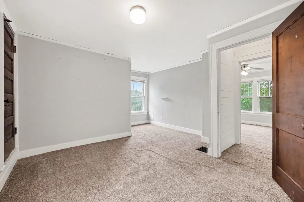 326 Dean Street NE Grand Rapids City MI 49505