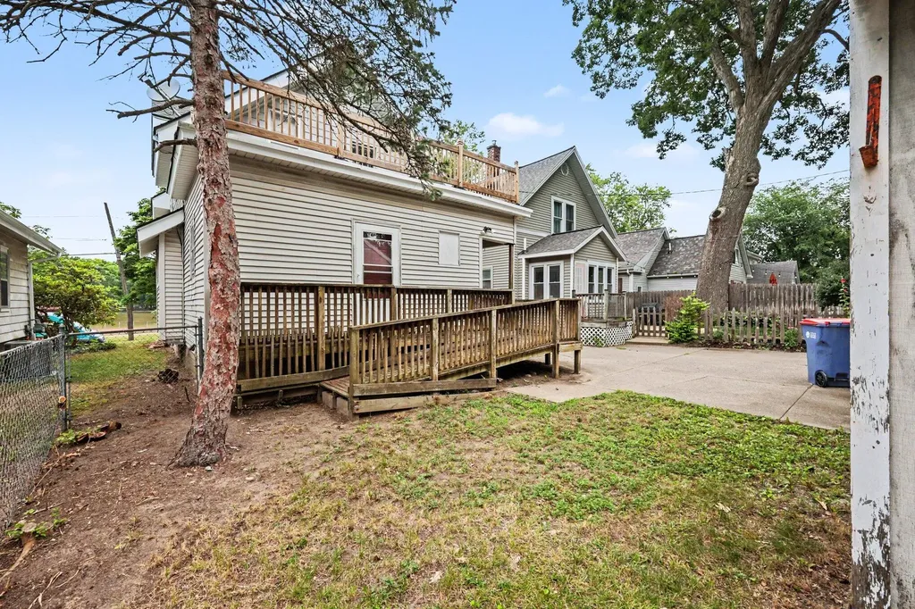 326 Dean Street NE Grand Rapids City MI 49505