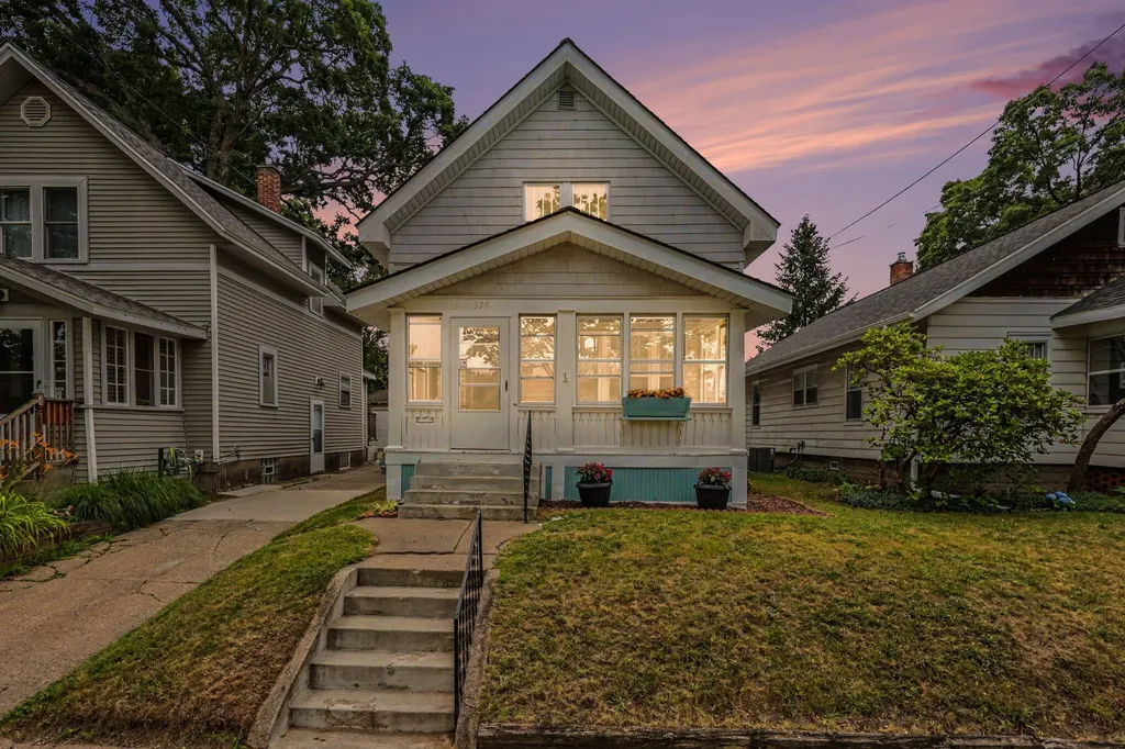 326 Dean Street NE Grand Rapids City MI 49505