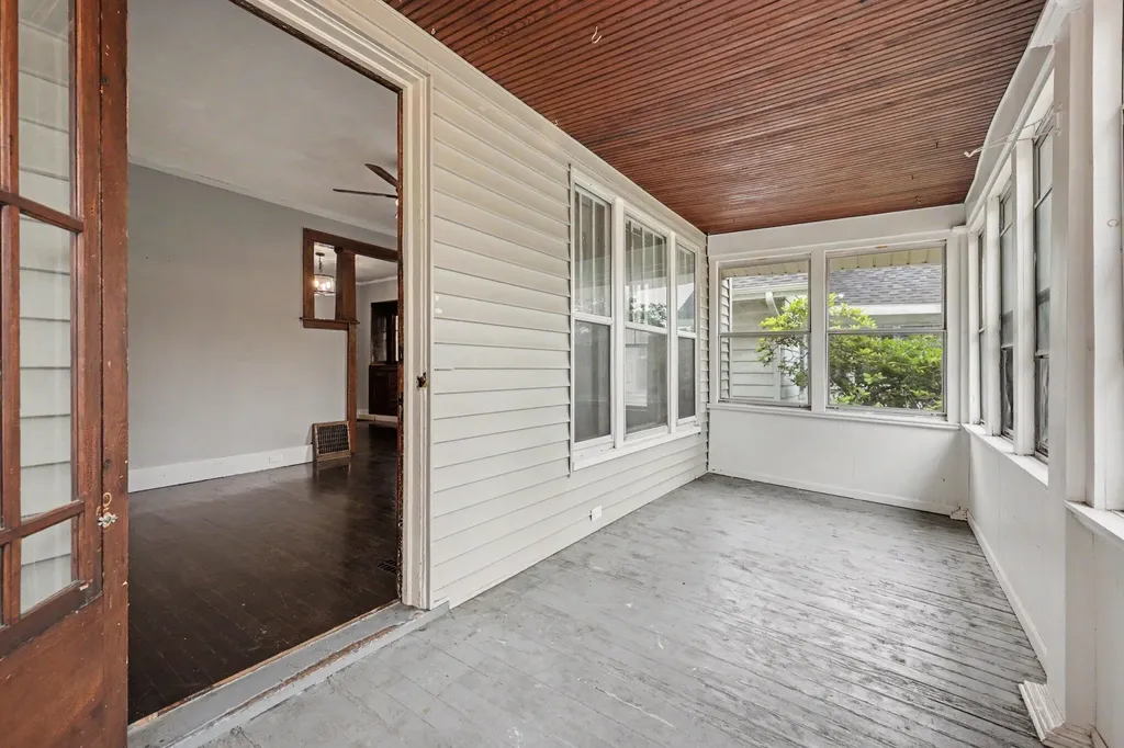 326 Dean Street NE Grand Rapids City MI 49505