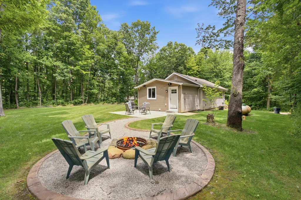 5912 Madison Street Hagar Township MI 49038