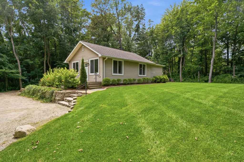 5912 Madison Street Hagar Township MI 49038