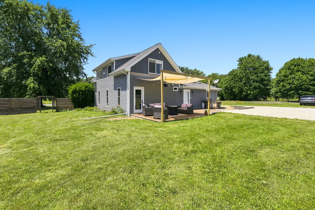 2719&2725 S Cleveland Avenue St. Joseph Charter Township MI 49085