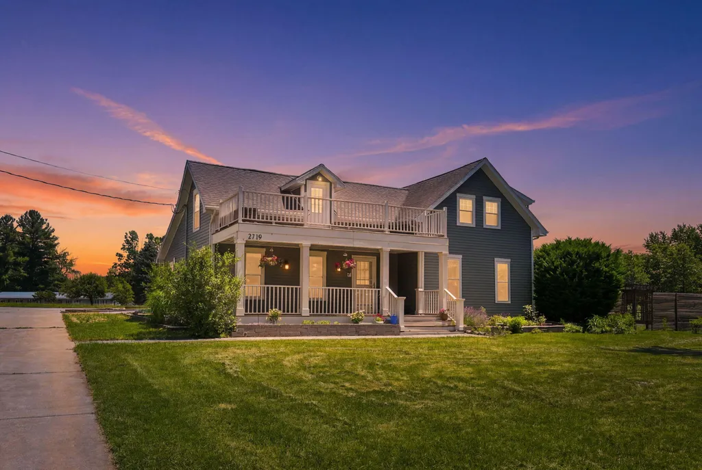 2719&2725 S Cleveland Avenue St. Joseph Charter Township MI 49085