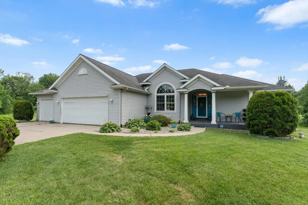 17883 Paradise Lake Calvin Township MI 49095