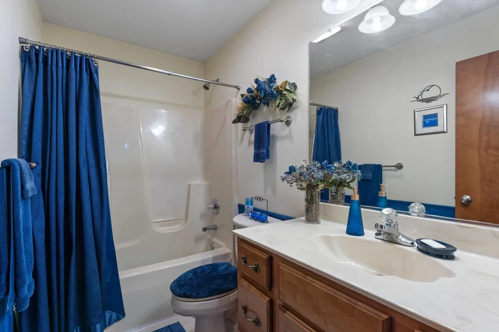 17883 Paradise Lake Calvin Township MI 49095