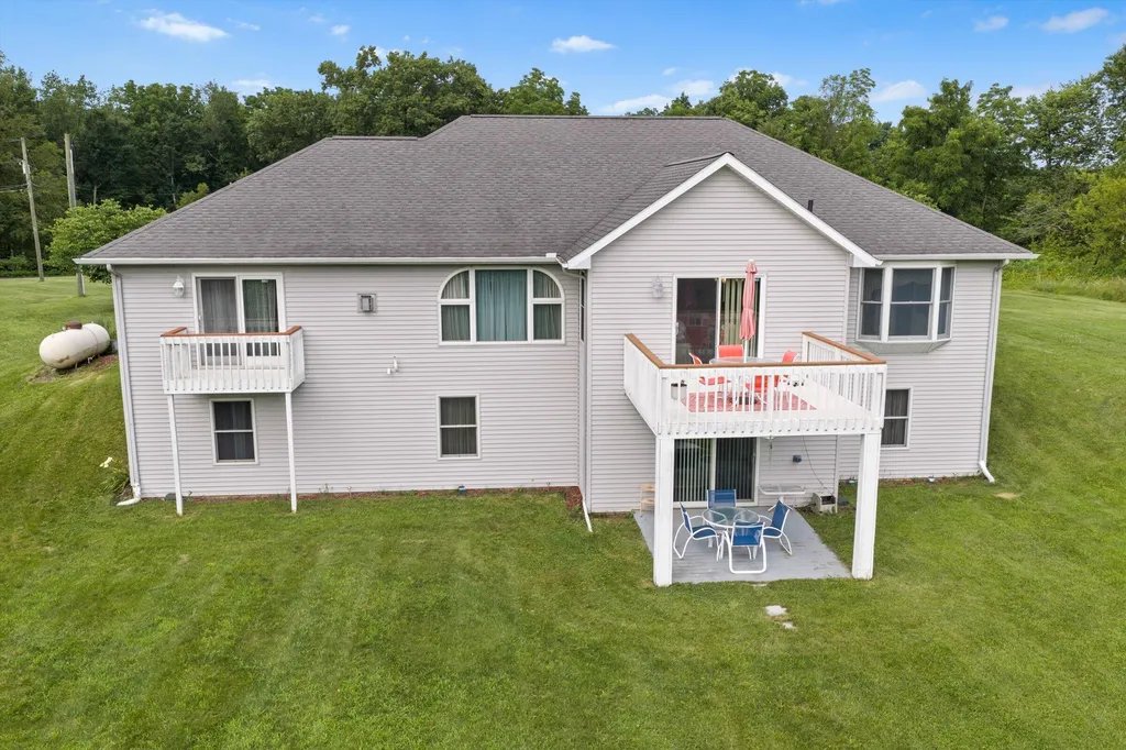17883 Paradise Lake Calvin Township MI 49095