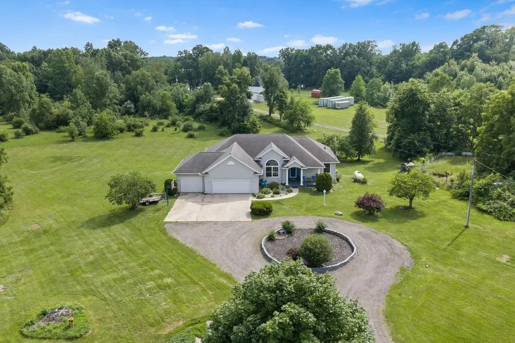 17883 Paradise Lake Calvin Township MI 49095