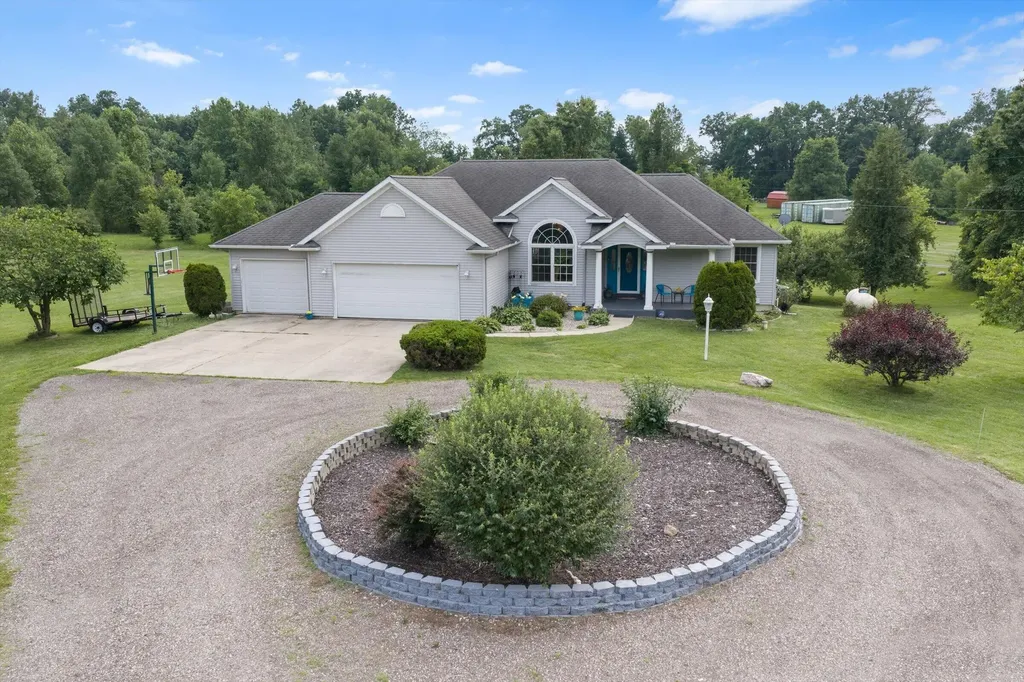 17883 Paradise Lake Calvin Township MI 49095