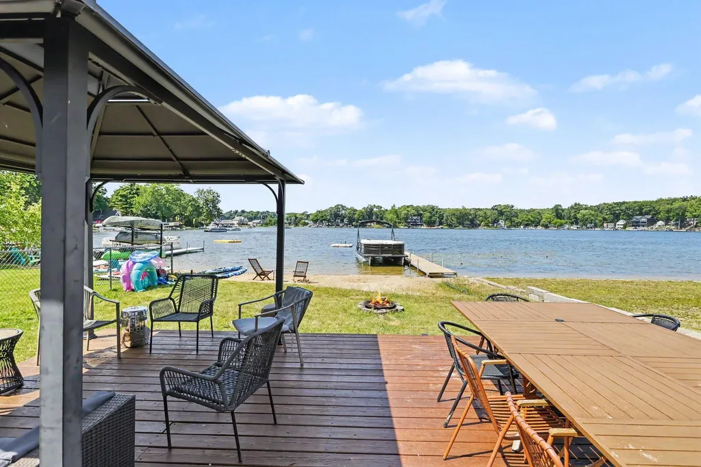 67560 95th Avenue Keeler Township MI 49047