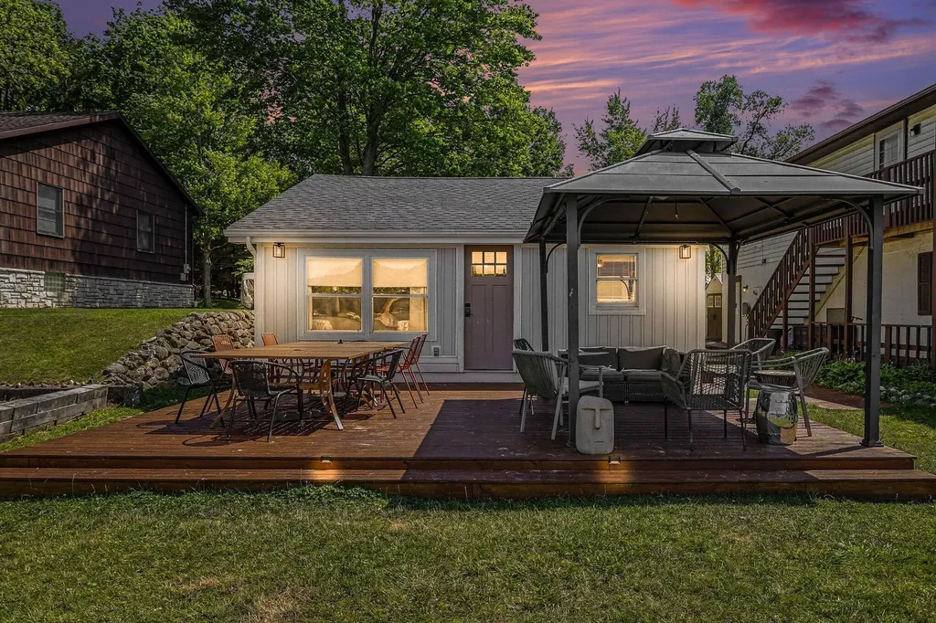 67560 95th Avenue Keeler Township MI 49047