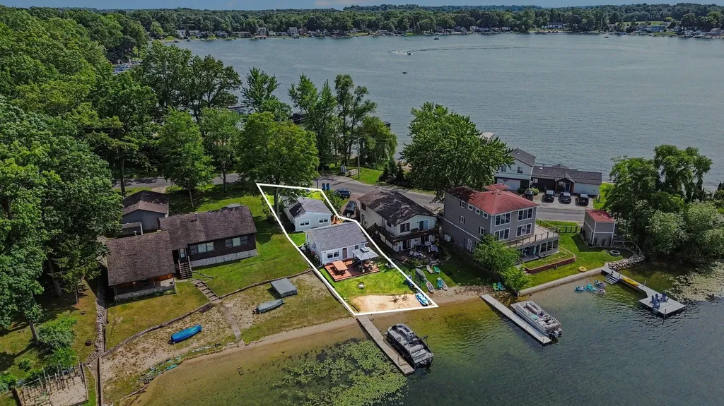 67560 95th Avenue Keeler Township MI 49047