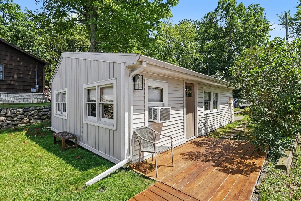67560 95th Avenue Keeler Township MI 49047