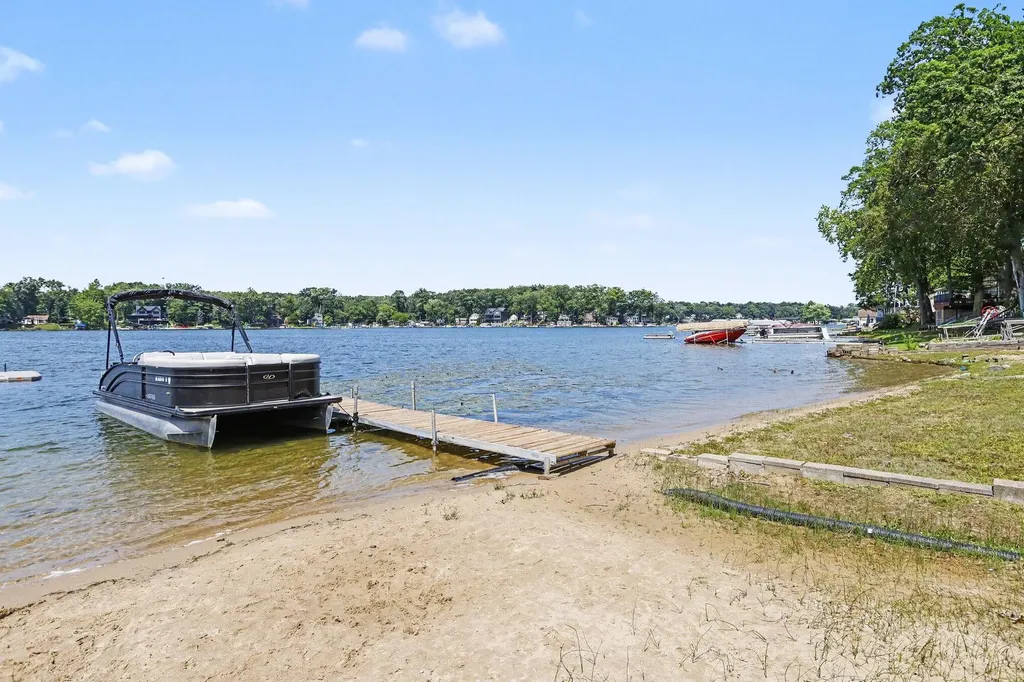 67560 95th Avenue Keeler Township MI 49047