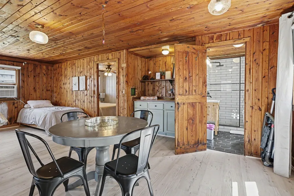 67560 95th Avenue Keeler Township MI 49047