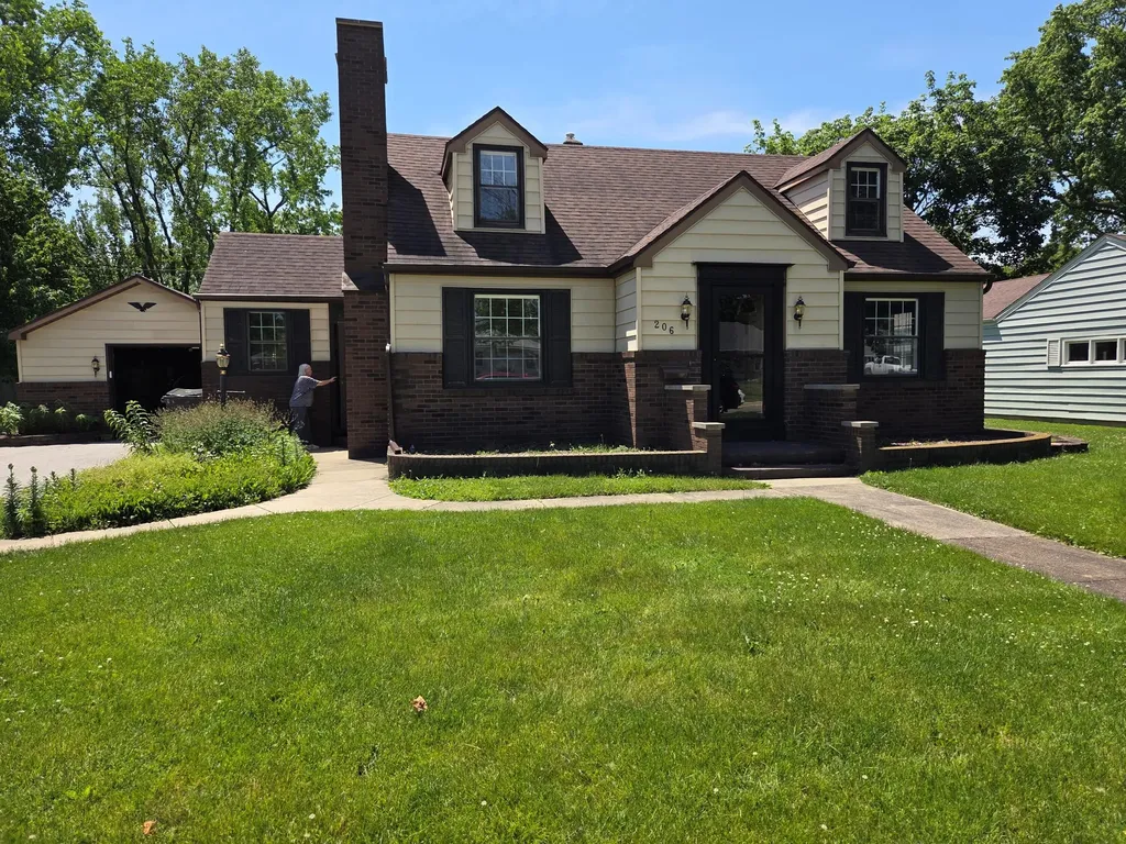 206 Michigan Street E Three Oaks Village MI 49128