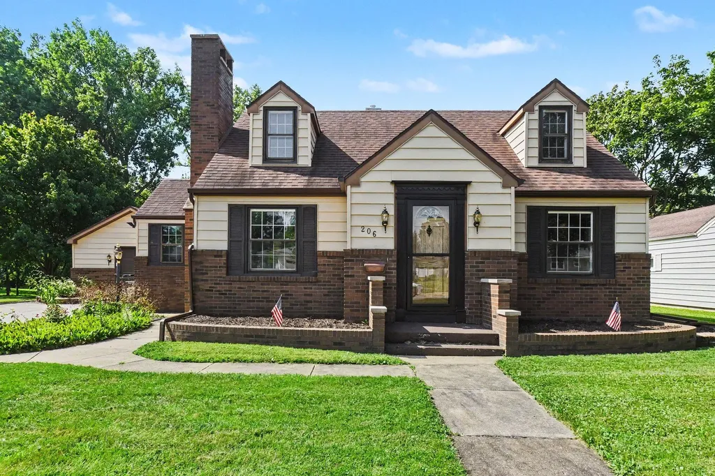 206 Michigan Street E Three Oaks Village MI 49128