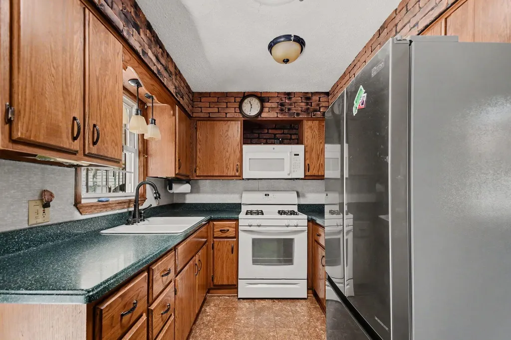 206 Michigan Street E Three Oaks Village MI 49128