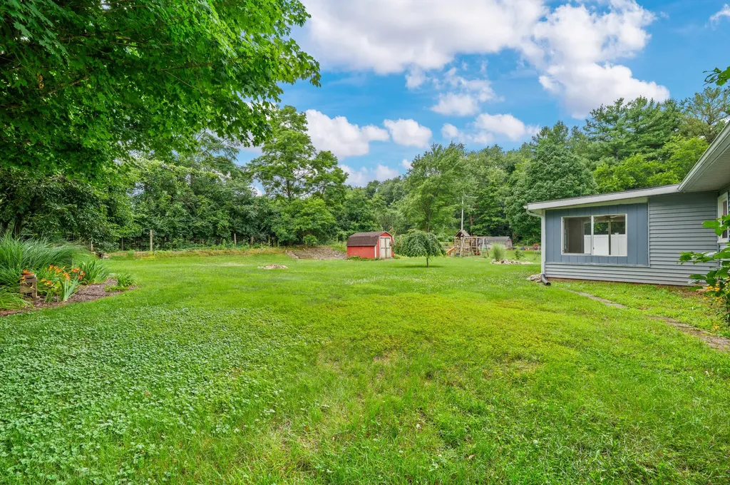 2296 Janellen Drive Howard Township MI 49120