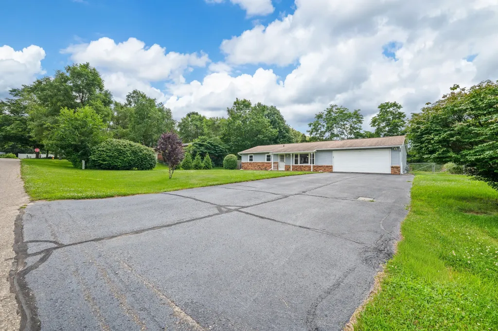 2296 Janellen Drive Howard Township MI 49120